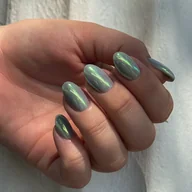 Design chrome/glass/cat eye at Nail Boss Studio